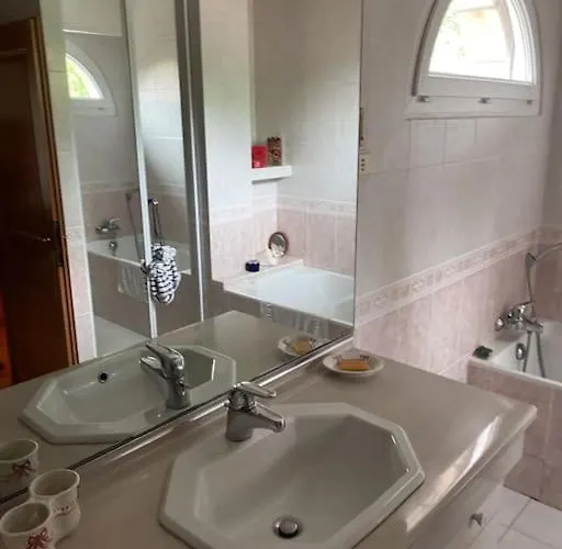 Villa Belle Basque Avec Piscine Et Jardin De 3000m2 *